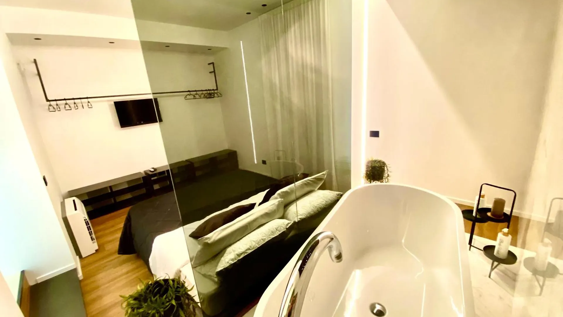 アパート Salotto - Luxury Suites In The City カターニア