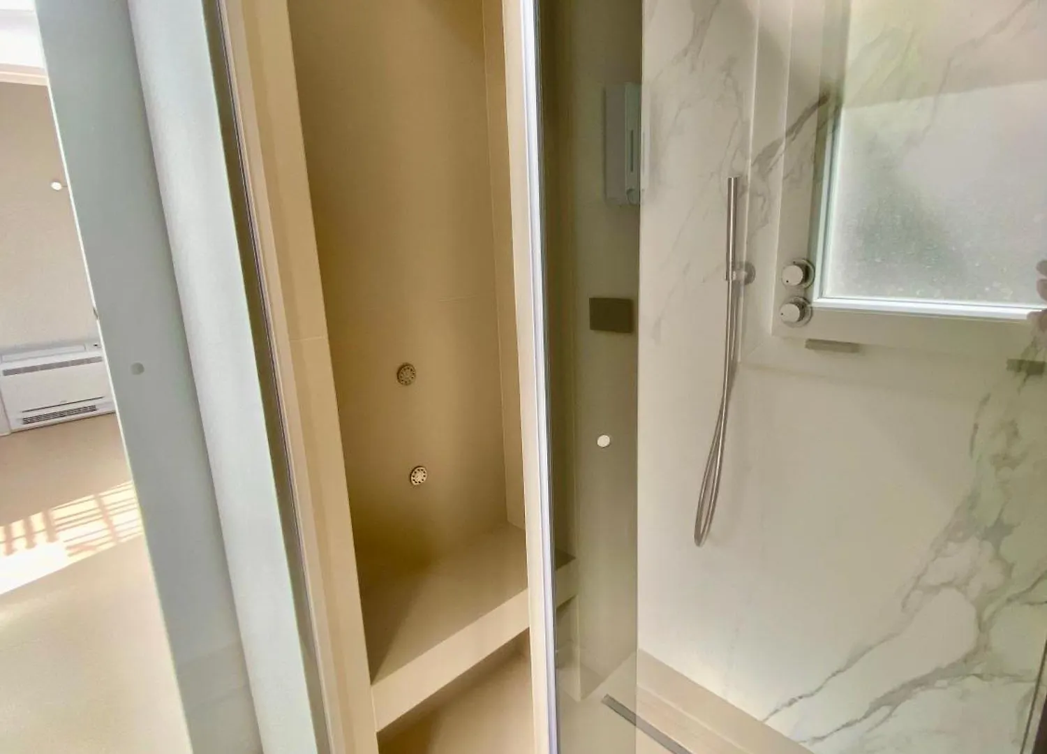 Salotto - Luxury Suites In The City カターニア 0*,