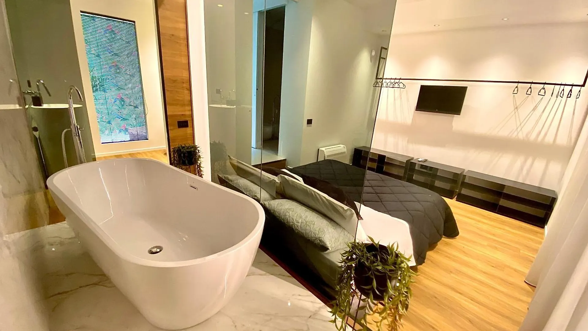 Salotto - Luxury Suites In The City カターニア